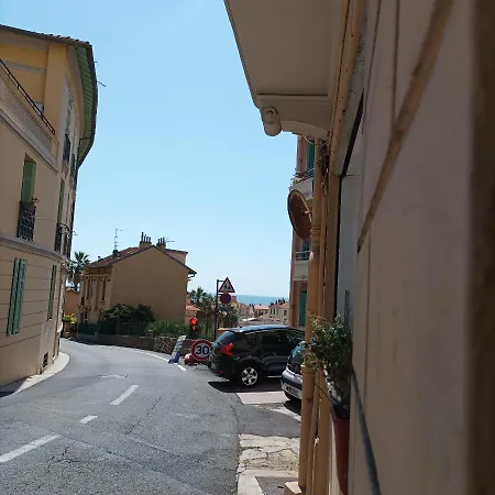 A 2 Pas Des Plages De Sable Et Du Centre Beau 3 Pieces Pour 3 Personnes Apartamento Menton