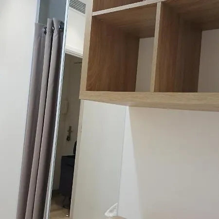 A 2 Pas Des Plages De Sable Et Du Centre Beau 3 Pieces Pour 3 Personnes Menton