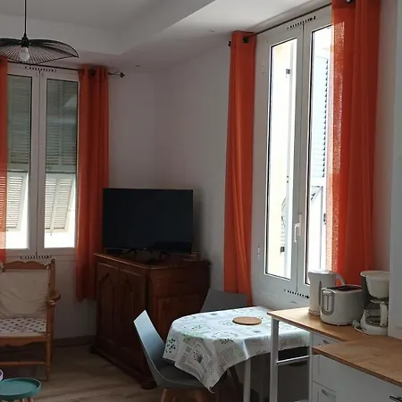 Menton A 2 Pas Des Plages De Sable Et Du Centre Ville Beau 3 Pieces Pour 3 Personnes 아파트