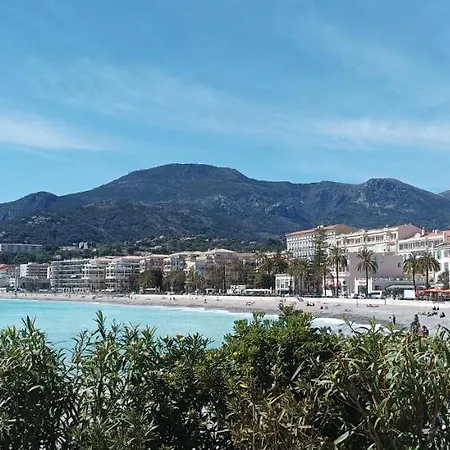 A 2 Pas Des Plages De Sable Et Du Centre Beau 3 Pieces Pour 3 Personnes Apartamento Menton
