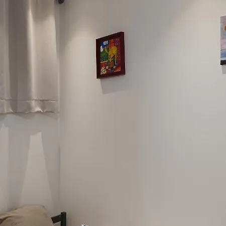 A 2 Pas Des Plages De Sable Et Du Centre Beau 3 Pieces Pour 3 Personnes מנטון