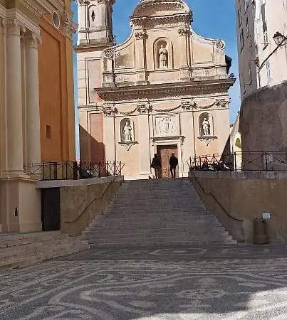 Proche Place Aux Herbes Et Parvis Basilique St Michel * Mentona
